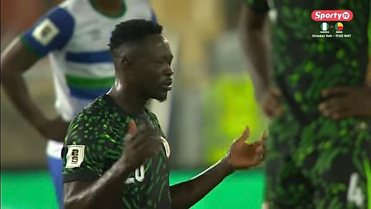 Akor Adams se desata y marca también un golazo en su debut con Nigeria