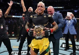 Charles Oliveira, tras ganar su cinturón
