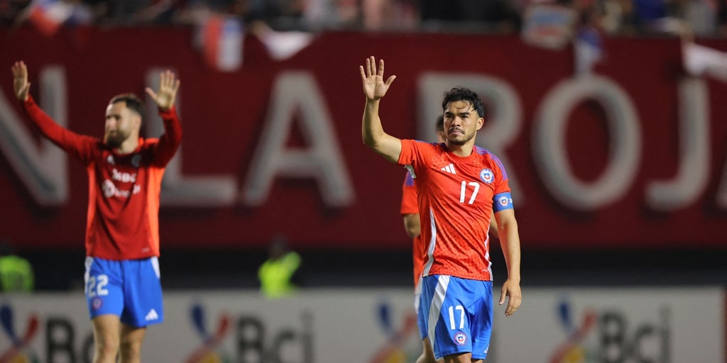Suazo, capitán general de Chile en la victoria ante Perú (2-1)