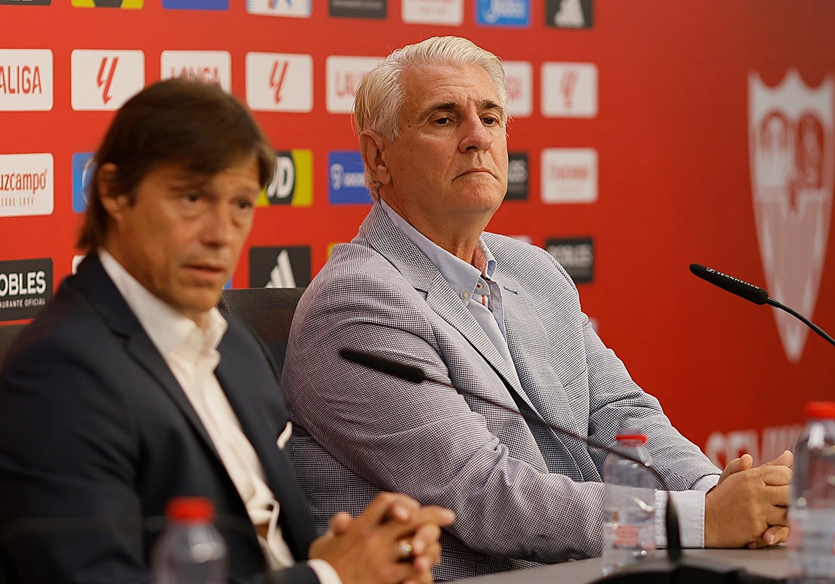 Antonio Cordón junto a Matías Almeyda