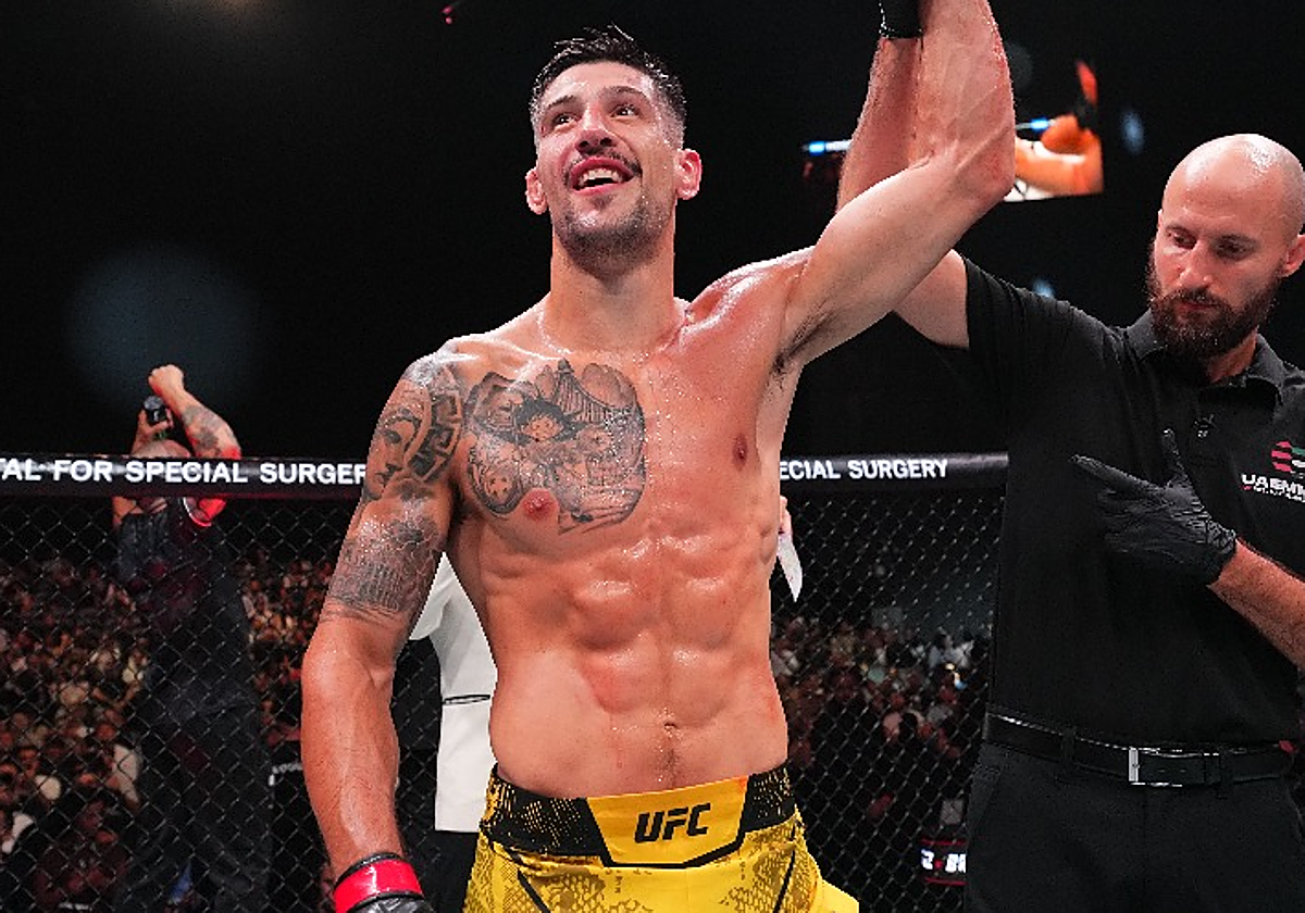 Joel Álvarez celebra una de sus victorias