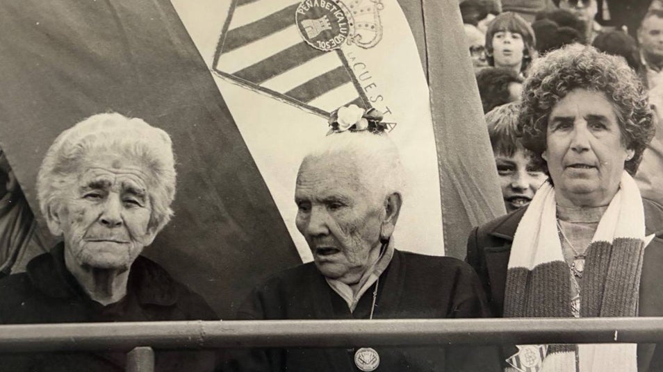 Carmen, Dolores y Concepción, las abuelas del Betis