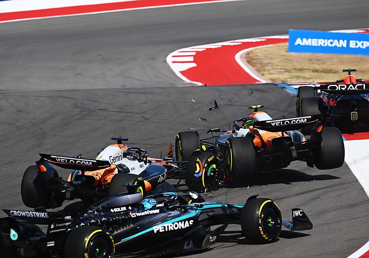 Momento de la colisión entre los dos McLaren