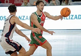 La defensa del liderato se libra en un derbi andaluz