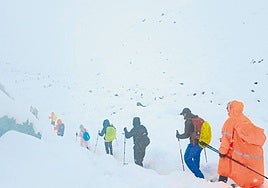 Caos en el Everest: rescates imposibles, burocracia y negocio