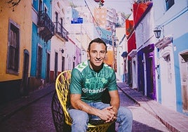 El Betis y Hummel lanzan una edición limitada para el Día de Muertos en México