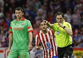 «Los árbitros están pitando bien», dice su nuevo jefe