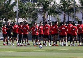 El Sevilla FC mira al mercado de enero: retoques obligados y salidas necesarias