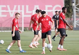 Alineaciones oficiales del Real Sociedad - Sevilla de LaLiga EA Sports 2025-2026: Cardoso y Gudelj, titulares en lugar de Mendy y Azpilicueta