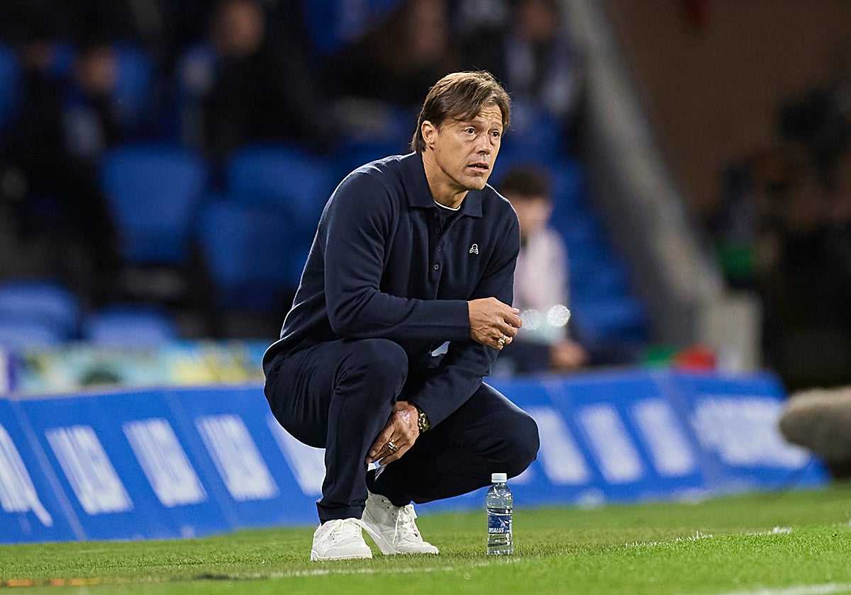 Matías Almeyda observa desde el área técnica el partido ante la Real