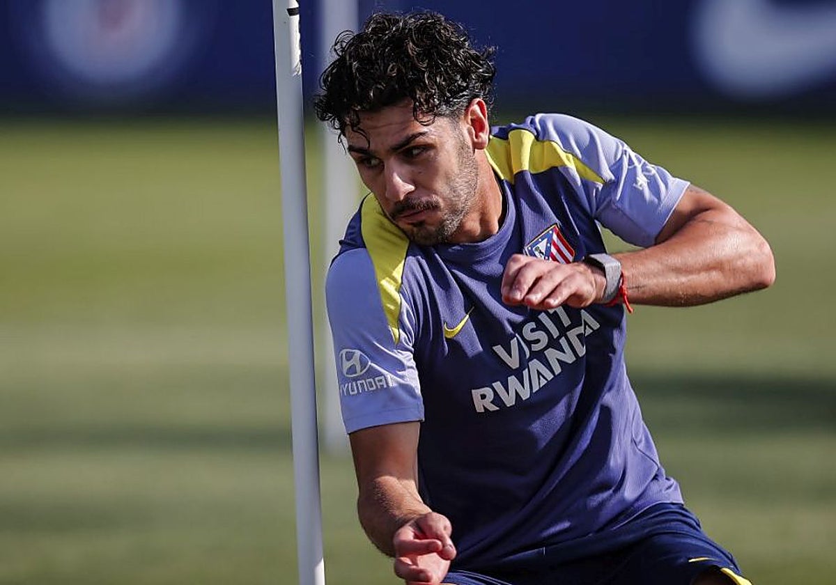 Johnny Cardoso, en un entrenamiento con el Atlético de Madrid