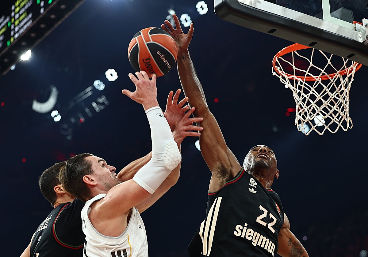 Hezonja intenta anotar ante Mike