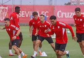 Alineaciones oficiales del Atlético de Madrid - Sevilla de LaLiga EA Sports 2025-2026: Azpilicueta y Mendy, titulares