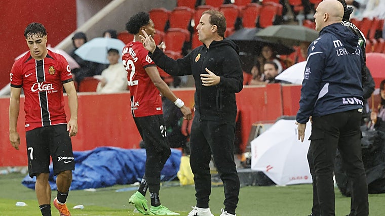 Jagoba Arrasate, durante el Mallorca-Levante de LaLiga 25-26