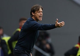 El Sevilla de Almeyda encarará la jornada 12 con peores números que el de García Pimienta