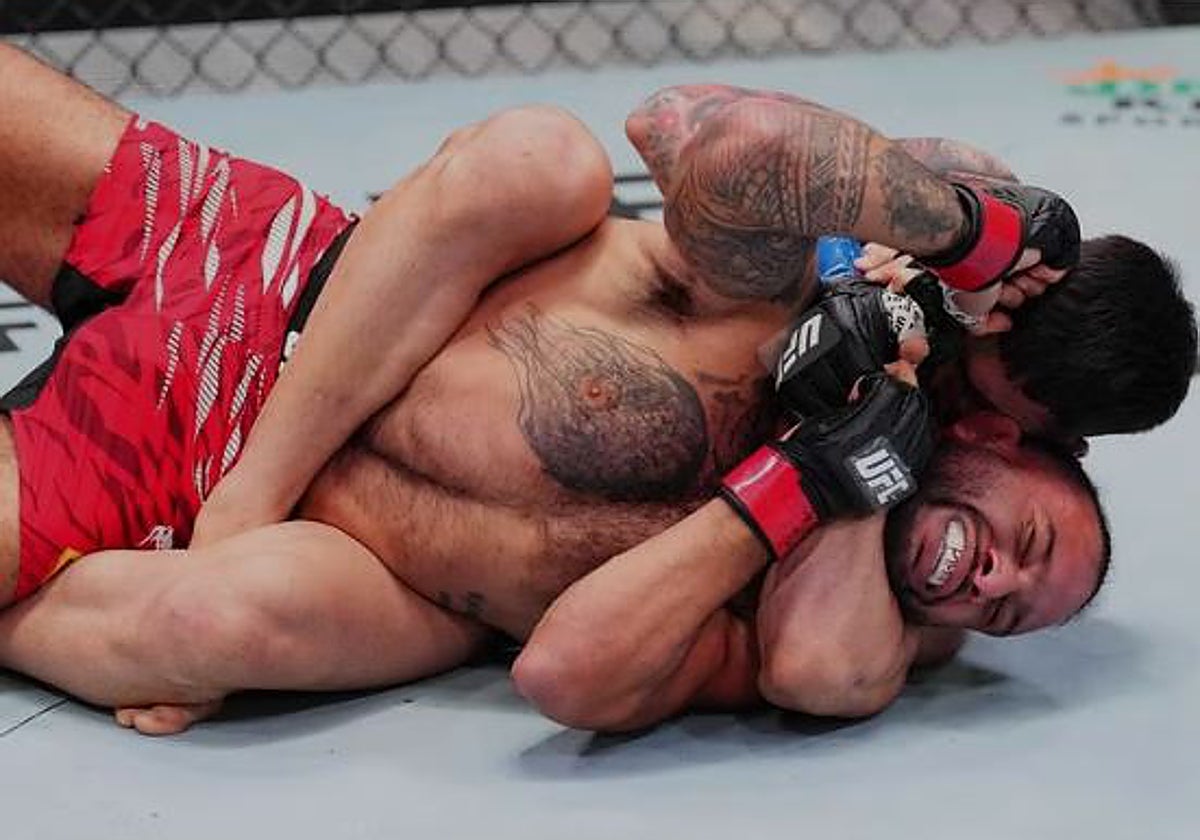 Yadier del Valle somete a Isaac Dulgarian