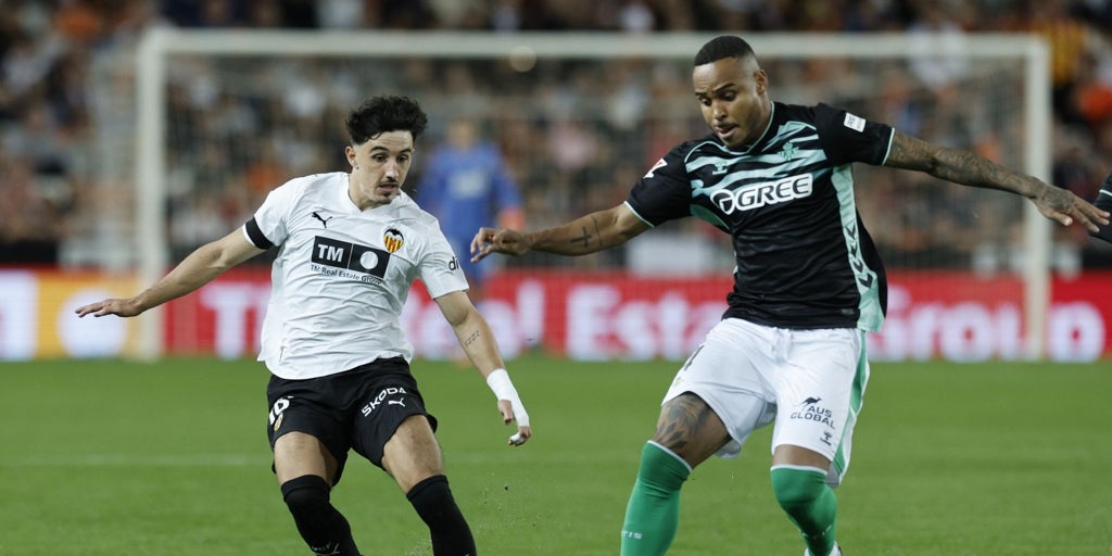 El Betis presentará alegaciones por la amarilla que vio Natan en Mestalla