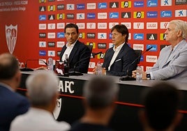 Almeyda pide que se firme en enero a un delantero y Del Nido Carrasco reconoce que se centrarán en ello