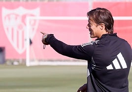 Almeyda tiene 14 bajas y tira de la cantera para completar el entrenamiento del Sevilla