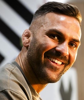 Secondary Image 2 - Hecher Sosa visits the ABC newsroom and earns his coveted contract with the UFC after winning the Contender Series. His performance, which came after learning of his father's death the day before, touched the hearts of UFC CEO Dana White. He gave him a note written in ink on the canary's paw. “I know the damn reason your last name will ever be known.” 