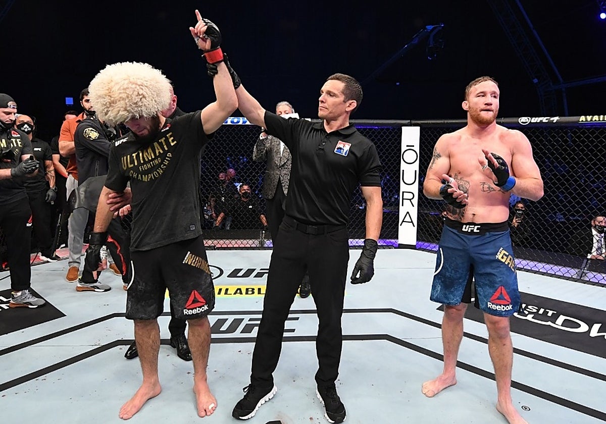 Khabib Nurmagomedov celebra su última victoria como profesional