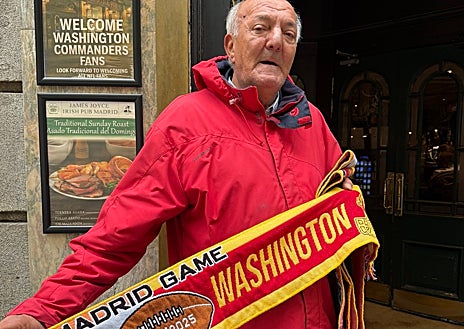 Imagen secundaria 1 - Aficionados por las calles de Madrid