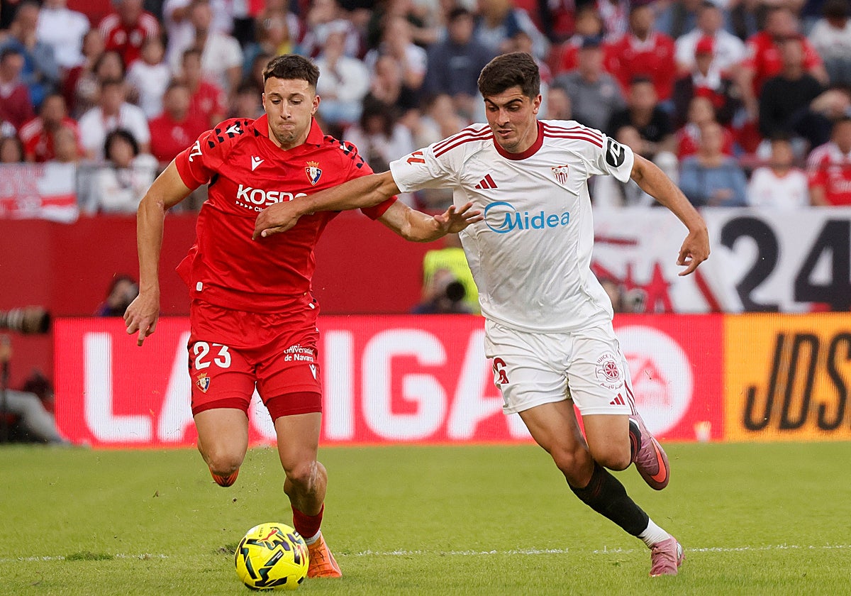 Juanlu pugna con Abel Bretones en el Sevilla - Osasuna