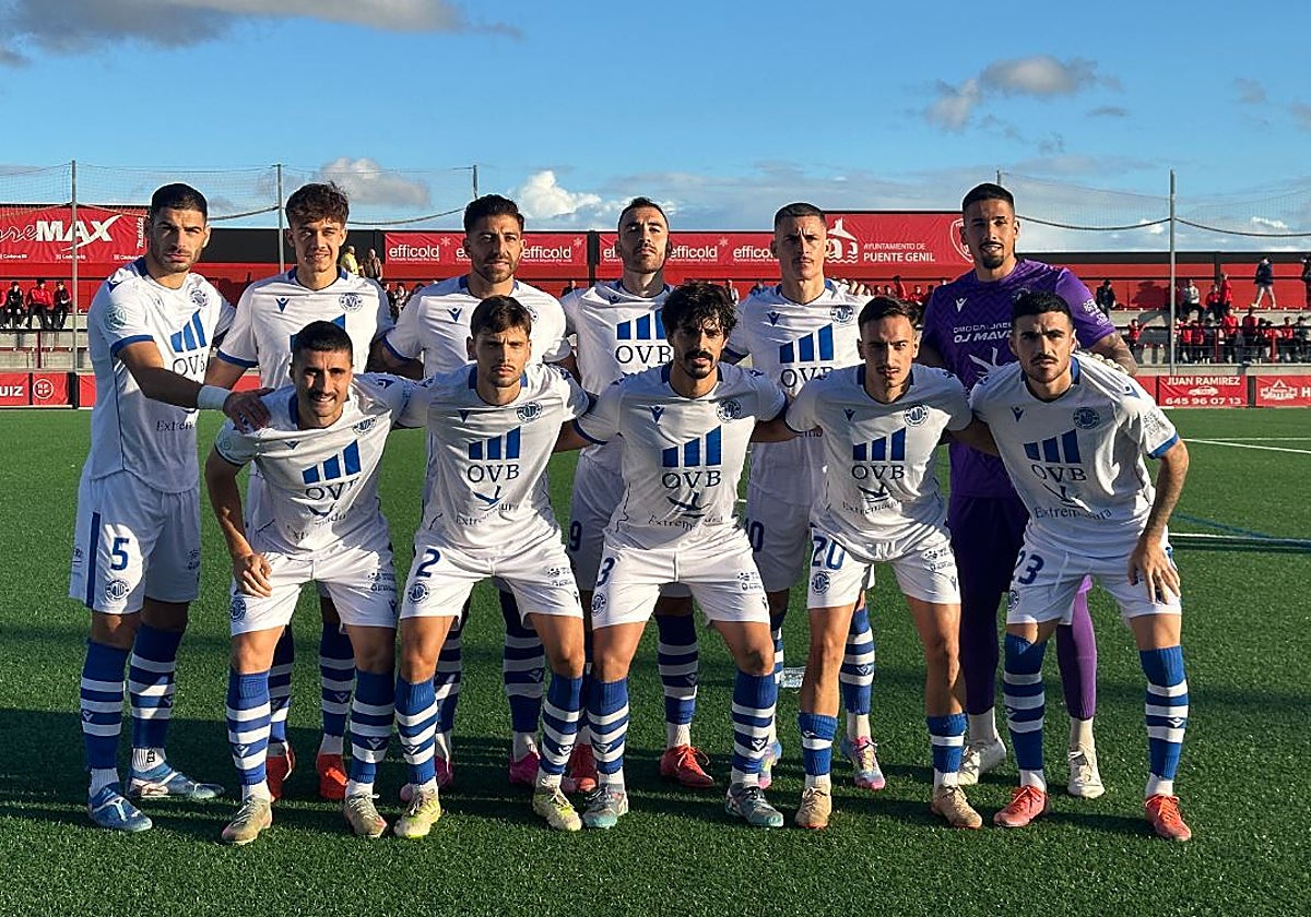 Once inicial del CD Extremadura ante el Salerm Puente Genil