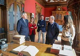 El presidente de la RFEF, Rafael Louzán, visita la sede de ABC de Sevilla en la previa del España - Turquía