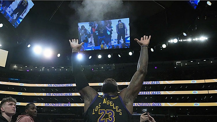 LeBron James conquista la última frontera