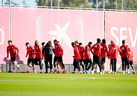 Marcao y Alexis suman un entrenamiento más con el Sevilla antes de la visita al Espanyol
