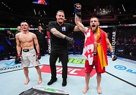 Aleksandre Topuria celebra su victoria en Doha