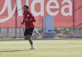 Sevilla FC: Azpilicueta ya pisa césped e inicia la cuenta atrás