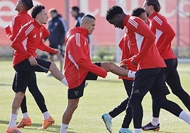 Alineaciones oficiales del Espanyol - Sevilla de LaLiga EA Sports 2025-2026: Januzaj y Castrín, titulares