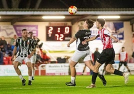 Insultos a través de la megafonía del estadio a un portero de la Tercera división riojana
