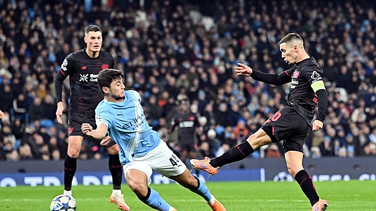 Grimaldo asesta a Guardiola su primera derrota europea