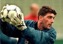 Gianluca Pagliuca, durante un entrenamiento con la selección de Italia en 1998