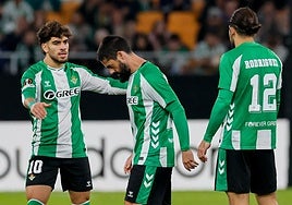 Las pruebas médicas descartan lesiones óseas de Isco y Amrabat