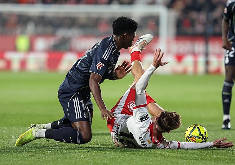 Real Madrid drops league lead