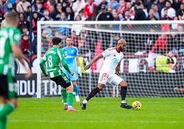 Las dudas crecen y los recursos menguan en el Sevilla de Almeyda