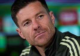 Xabi Alonso no cree que se juegue el puesto en San Mamés