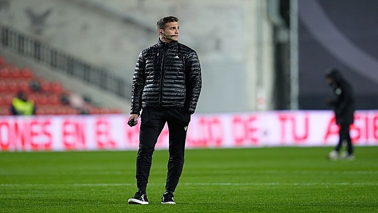 Alberola Rojas, designado para arbitrar el Extremadura - Sevilla