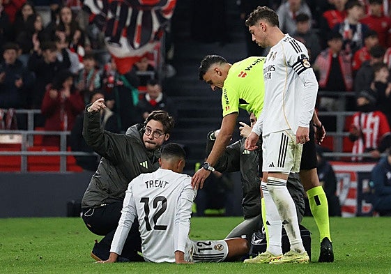 Trent Alexander-Arnold, atendido en San Mamés