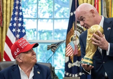 Trump, con Infantino, el presidente de la FIFA