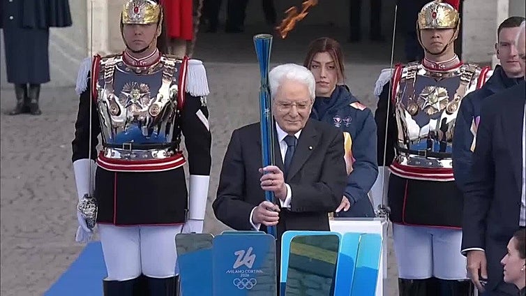 El fuego olímpico de Milán-Cortina 2026 preside en Roma un acto ceremonial y prepara su viaje por todo Italia