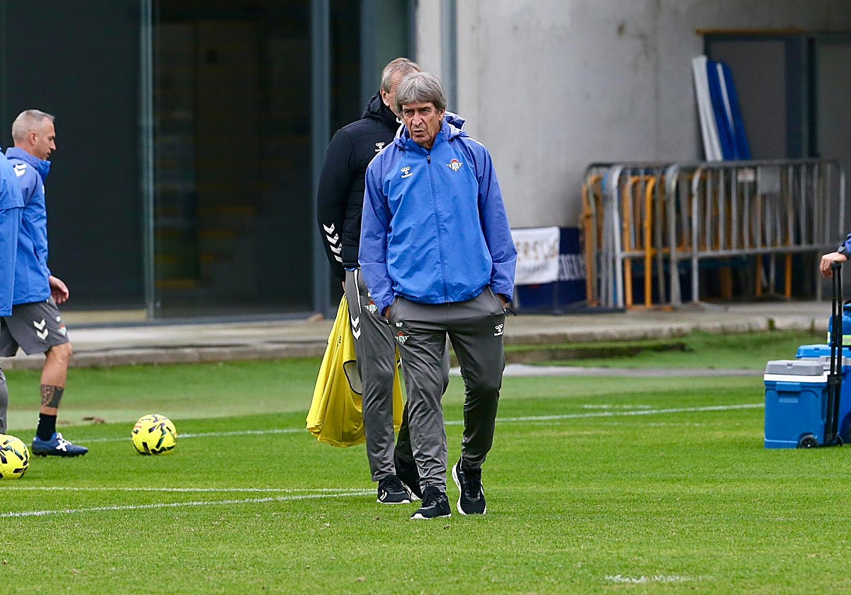 Pellegrini elogia al Barcelona de Flick: «Tiene valentía y juega para el espectáculo»