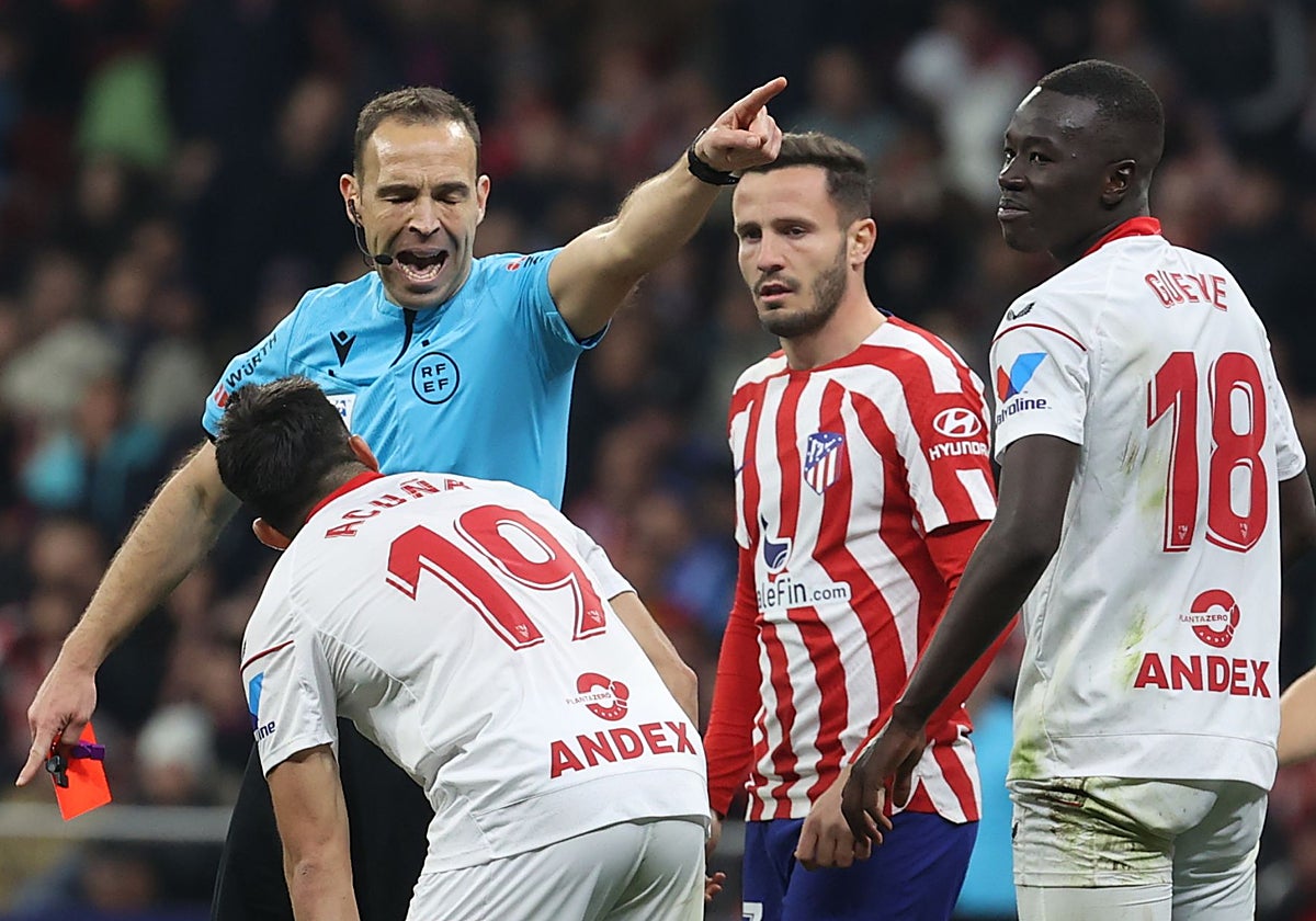 Cuadra Fernández dirigirá el Valencia - Sevilla FC en Mestalla