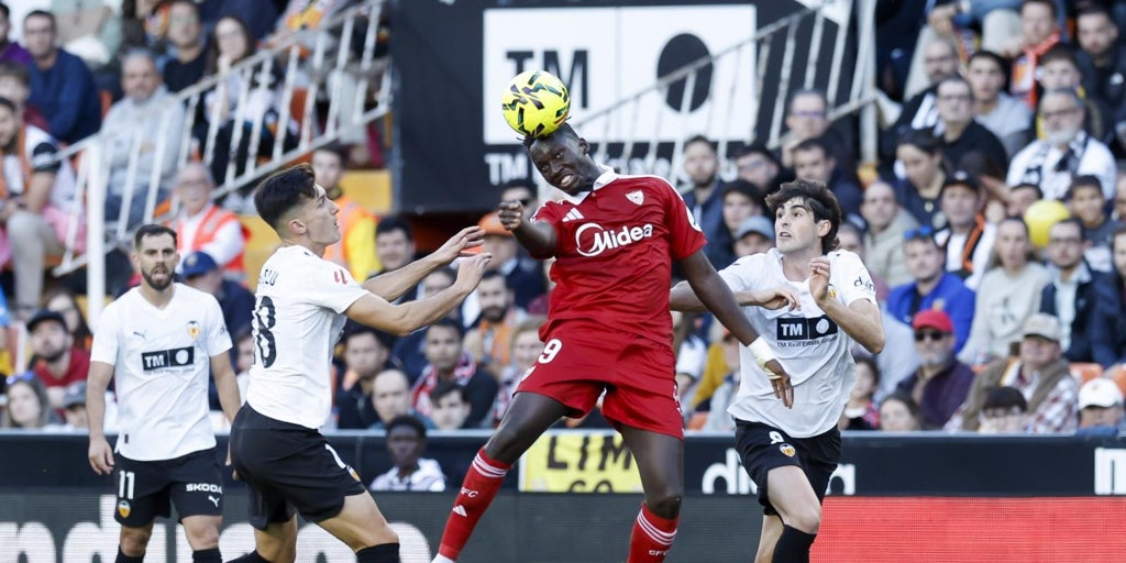 Valencia - Sevilla: Lo tiró todo por la borda en el descuento (1-1)