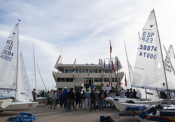 Los participantes en el Real Club de Regatas Santiago de la Ribera
