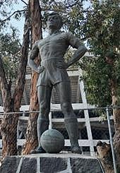 Main image - El Azteca, a football 'Aleph'